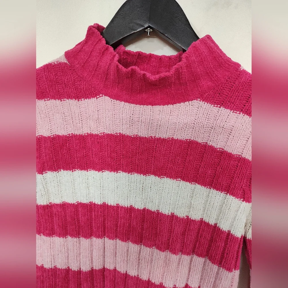 Pink Cozy Top 💗 - Picture 9 of 13